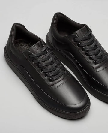 Tênis de Couro Preto R7